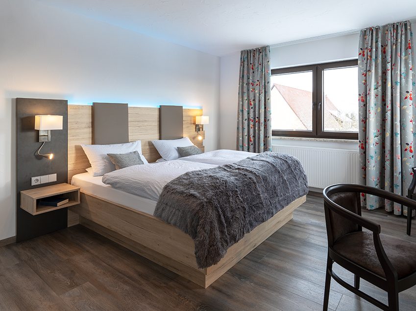 Hotelinterieur modernes Zimmer Landhotel Traube