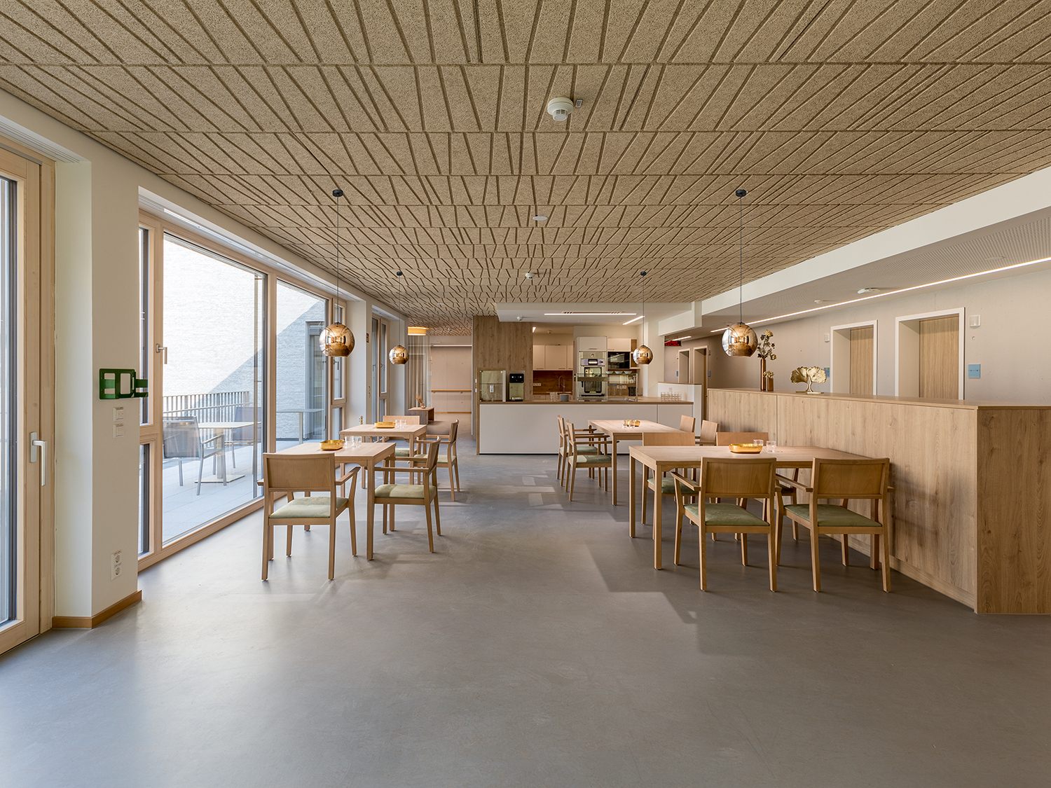 Innenarchitektur: Offener Wohn- und Essbereich, Pflegeheim Hechinger Eck Tübingen