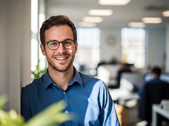 Freundliches Mitarbeiterfoto