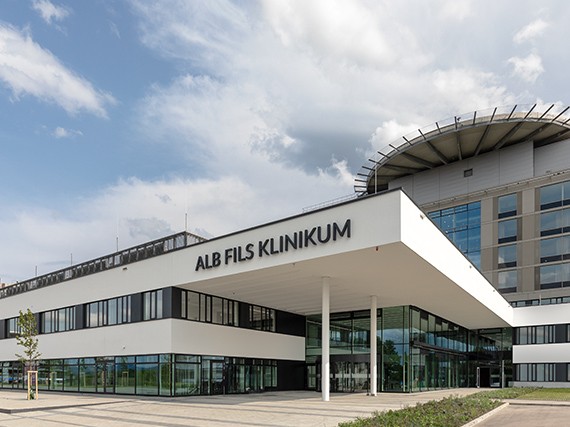 Architekturfotografie Außenfassade Alb Fils Klinikum