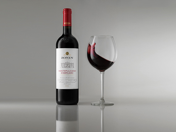 Produktfotografie Weinflaschen Zonin Montepulciano