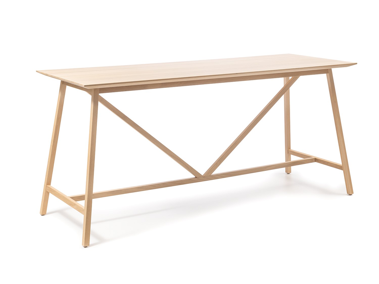 Katalogfotografie eines Holztisches (Freisteller)